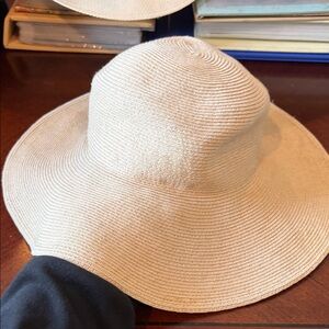 Brooks Brothers Elegant Cream straw tan Wide-Brim Hat